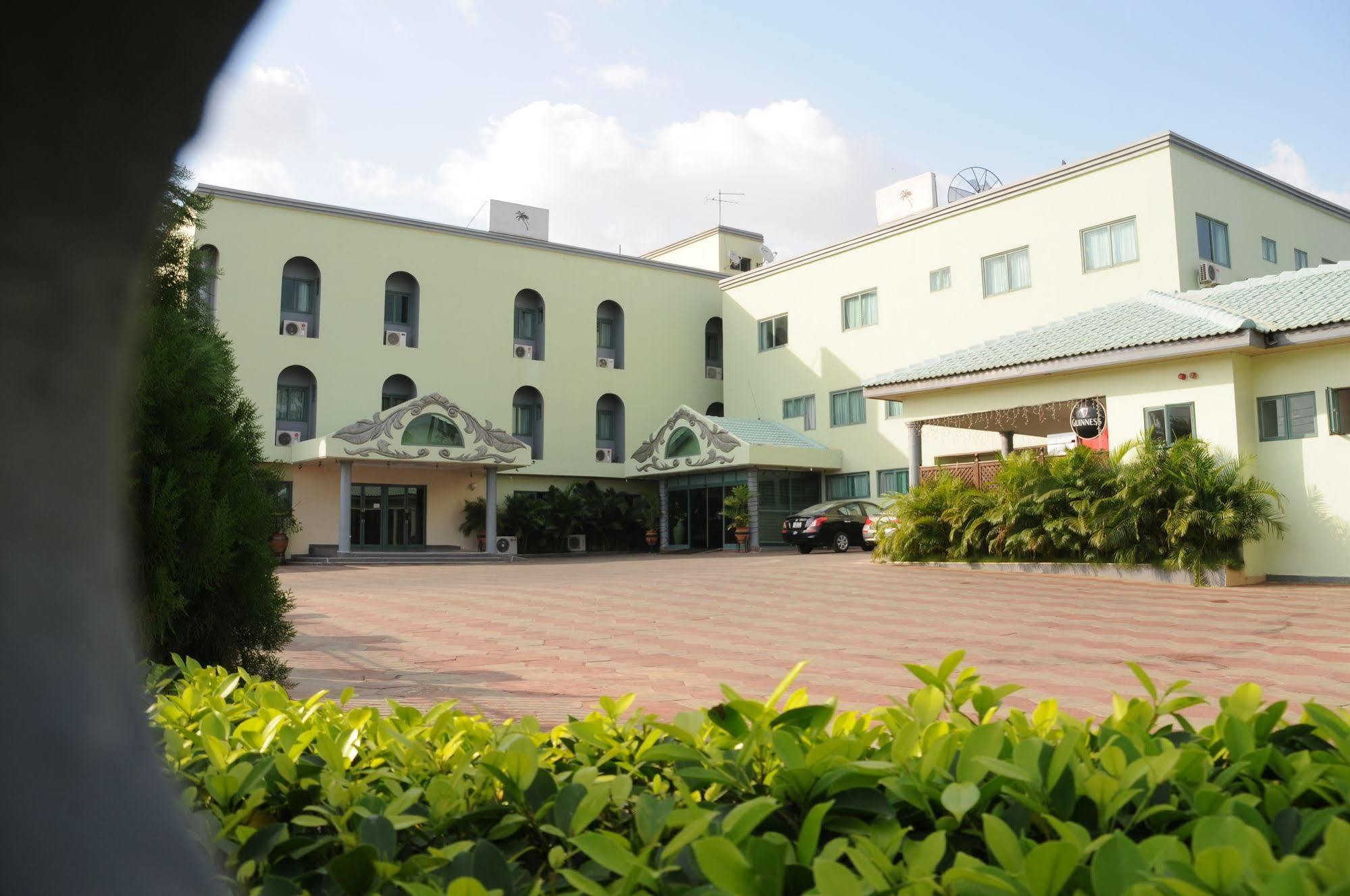 Crystal Palm Hotel Accra Exterior photo