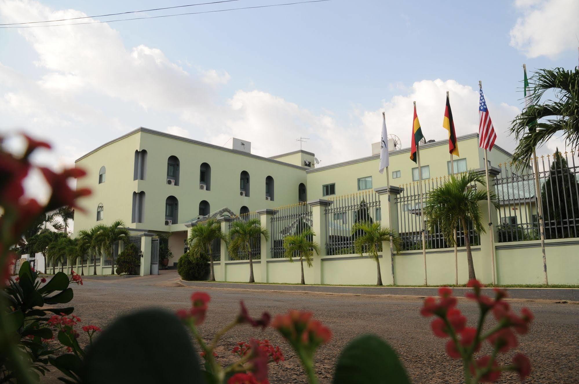 Crystal Palm Hotel Accra Exterior photo